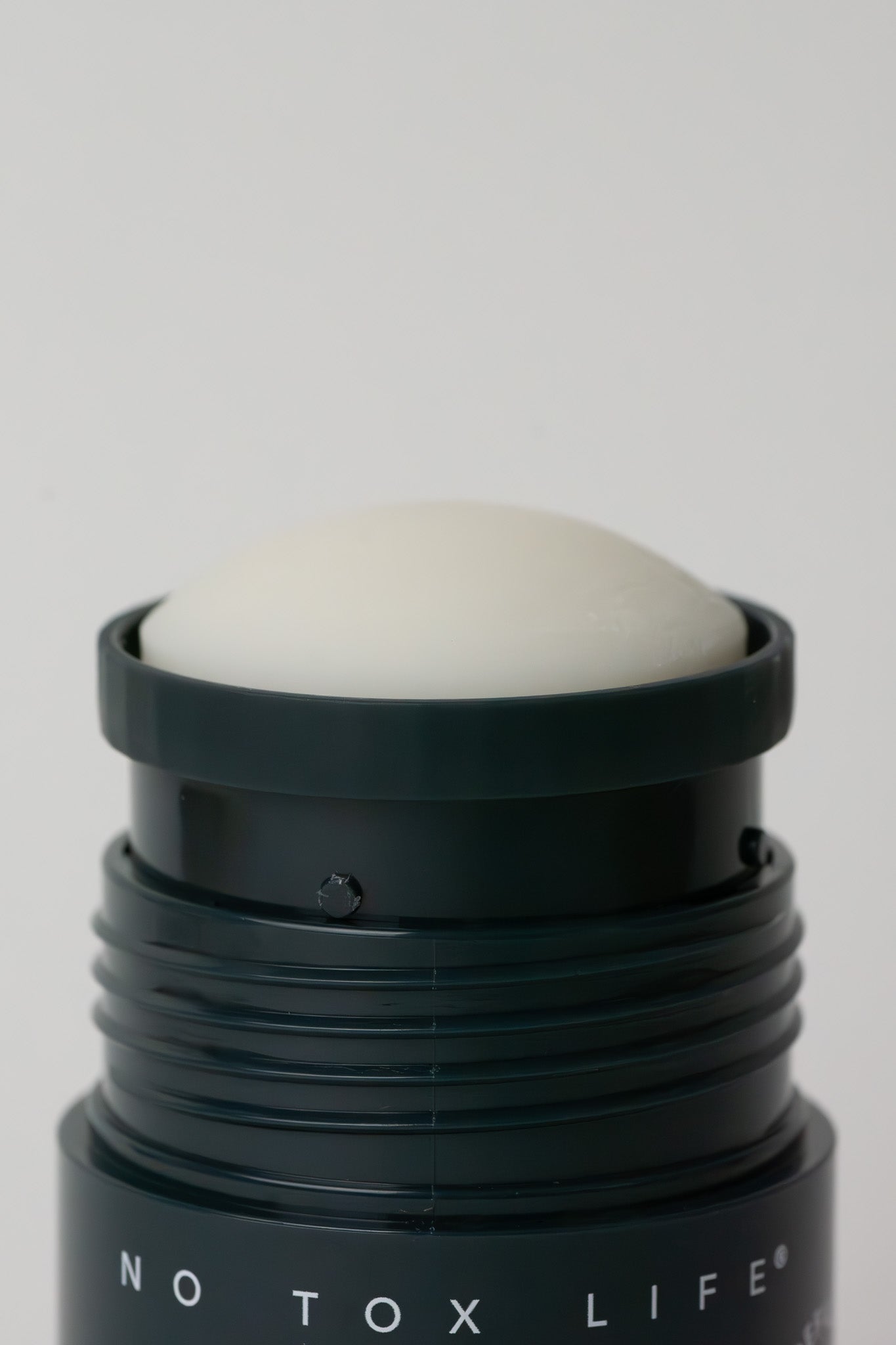 SOLIDSILK® Refillable Deodorant (Earl Grey) - Extra Strength - No Tox Life® - NO TOX LIFE