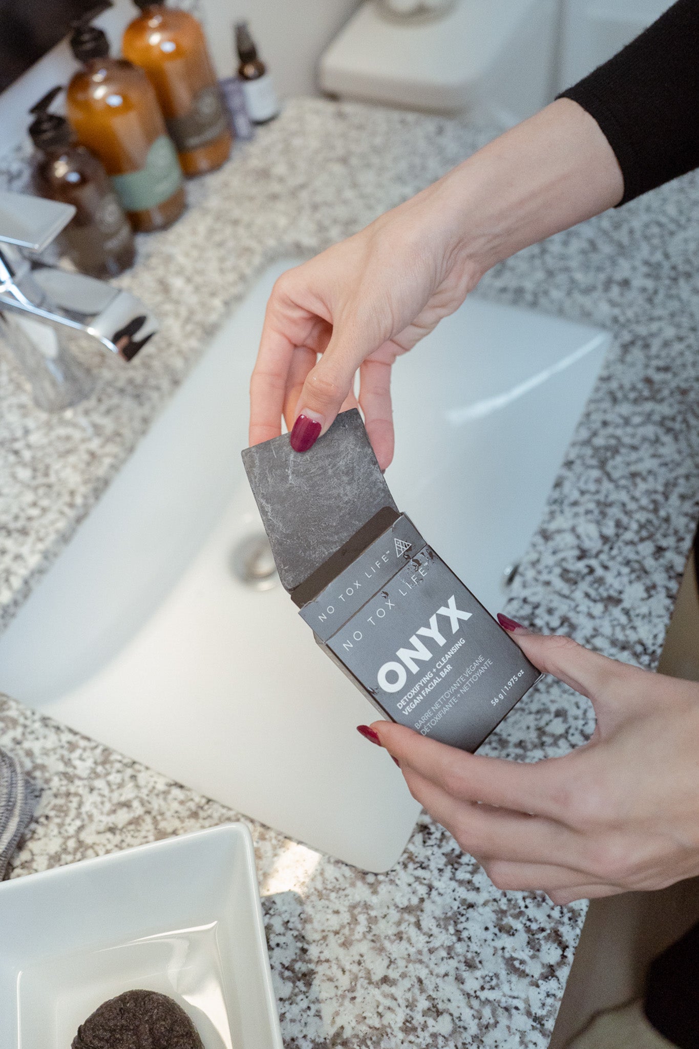 SOLIDSILK® ONYX - Facial Cleansing Bar - No Tox Life® - NO TOX LIFE