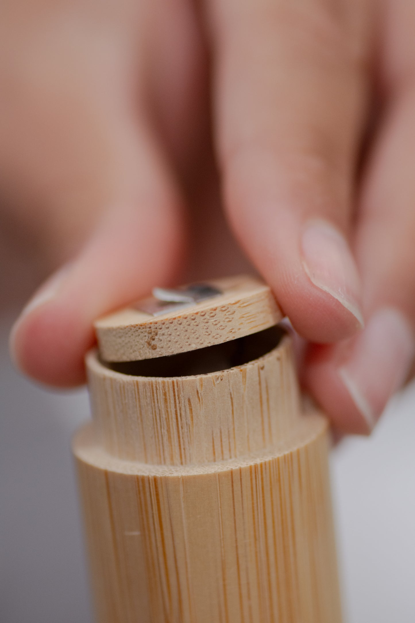 Charcoal Floss - Bamboo Holder