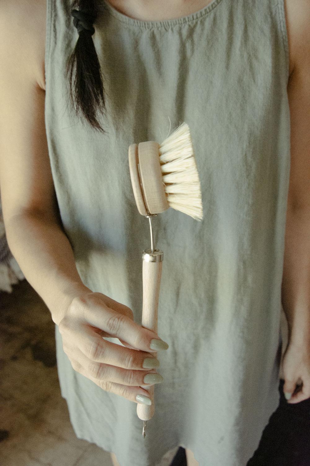 CASA AGAVE® Long Handle Dish Brush White Teakwood - No Tox Life®